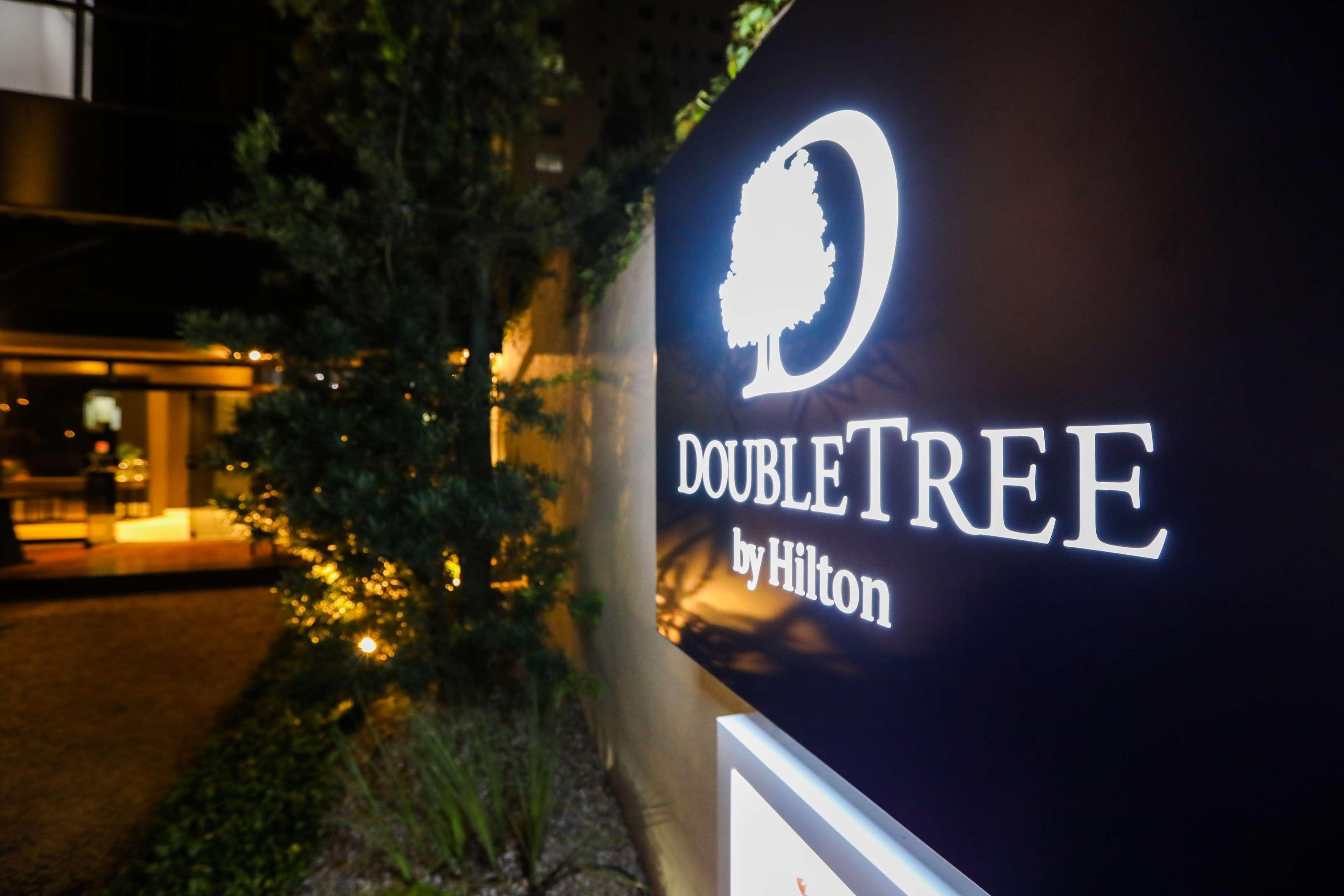 Hotel Double Tree By Hilton Sao Paulo Itaim Exterior foto DoubleTree by Hilton logo