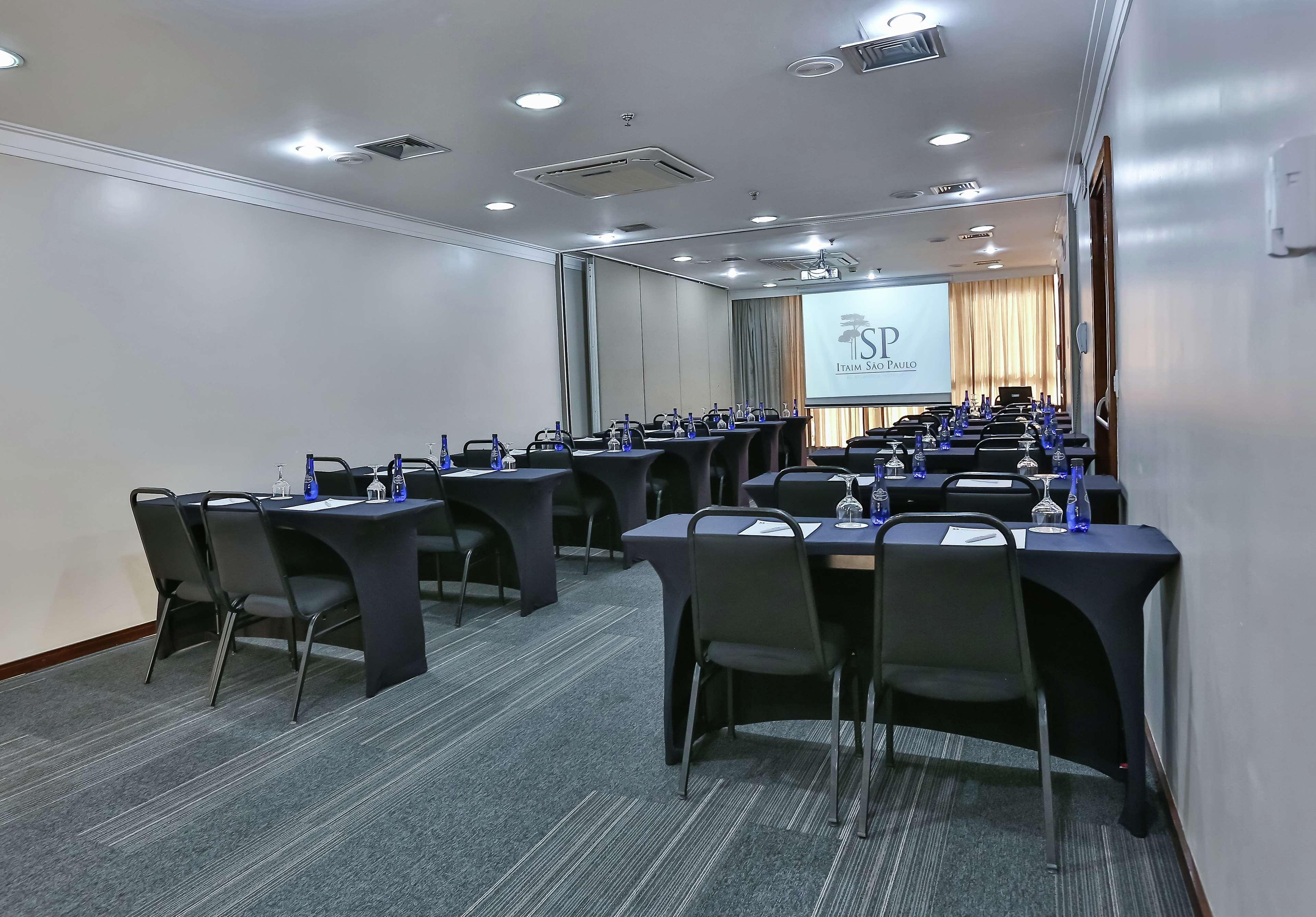 Hotel Double Tree By Hilton Sao Paulo Itaim Exterior foto Meeting room