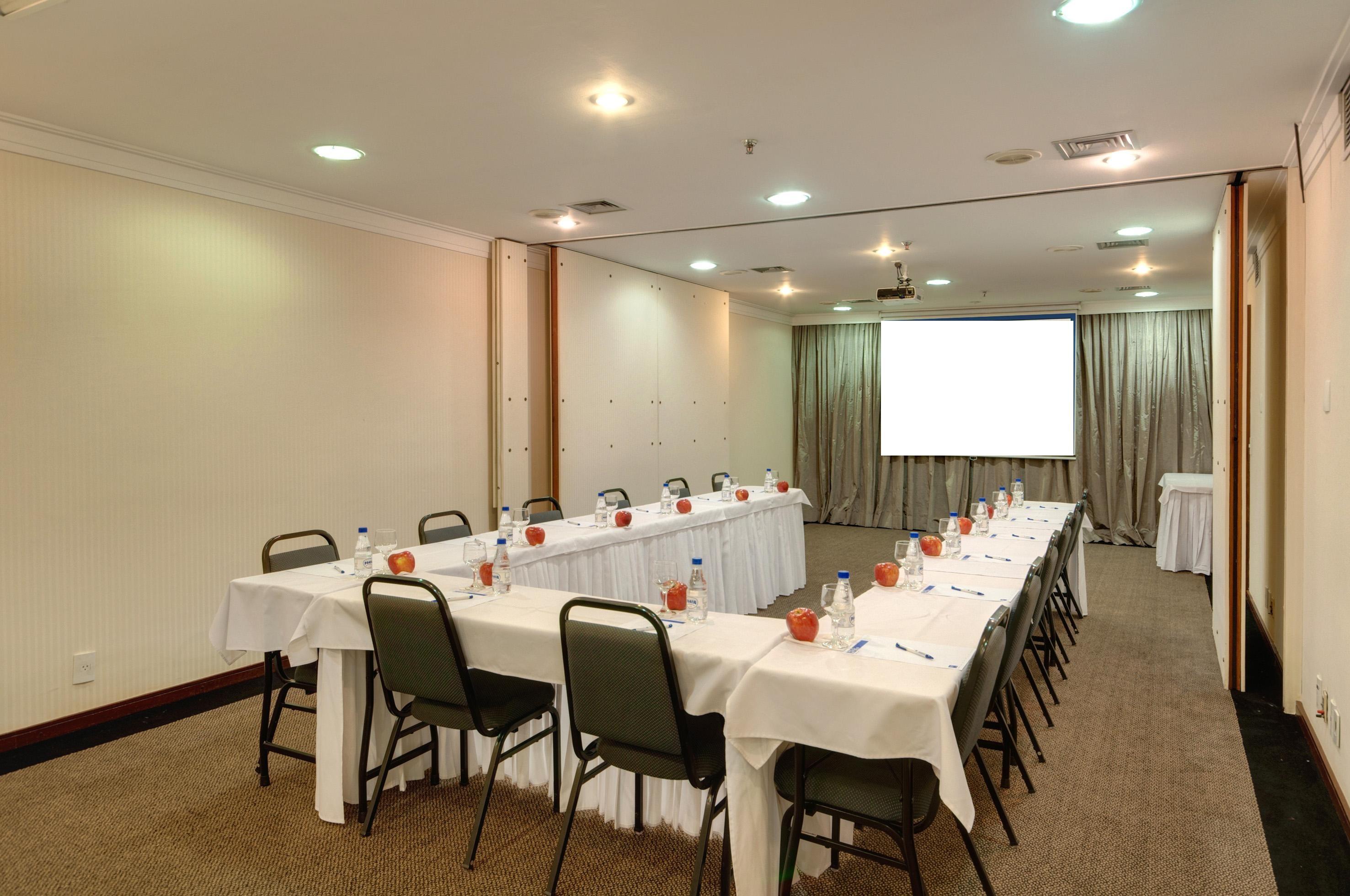 Hotel Double Tree By Hilton Sao Paulo Itaim Exterior foto Meeting room