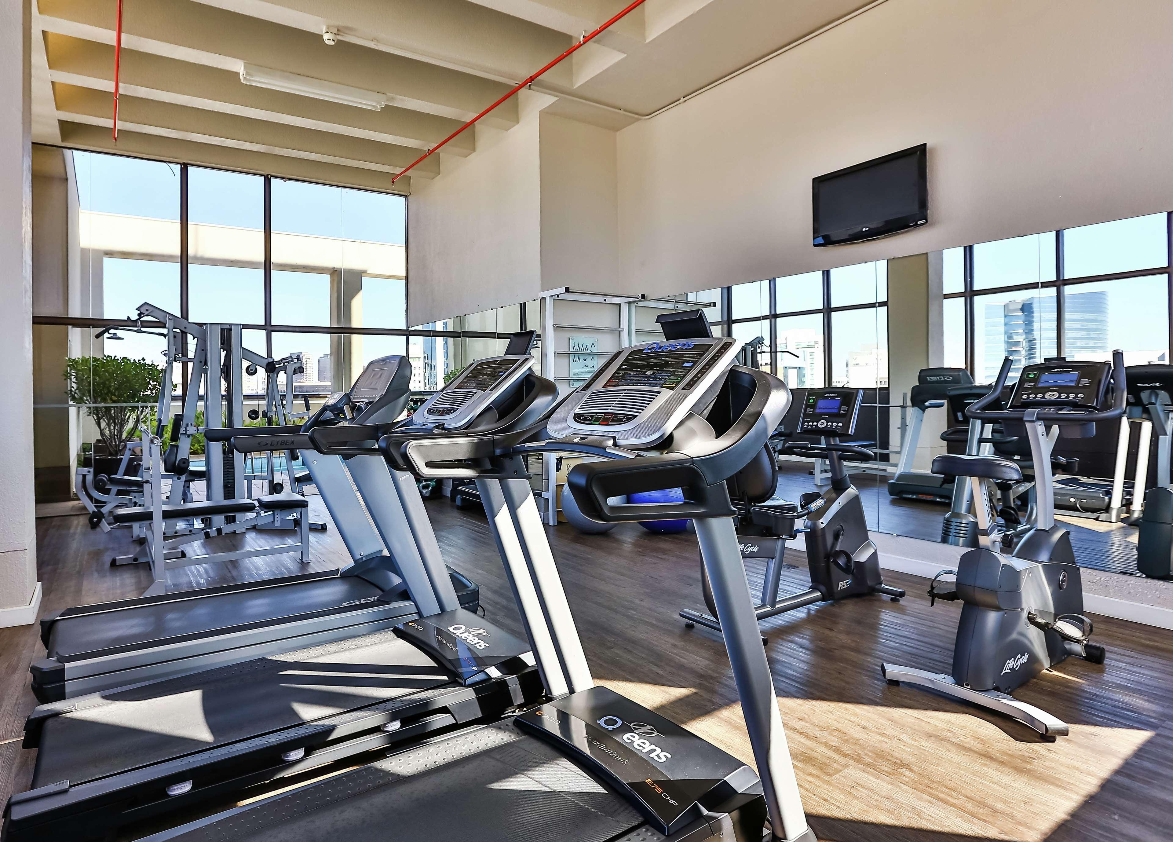 Hotel Double Tree By Hilton Sao Paulo Itaim Exterior foto The gym at the hotel